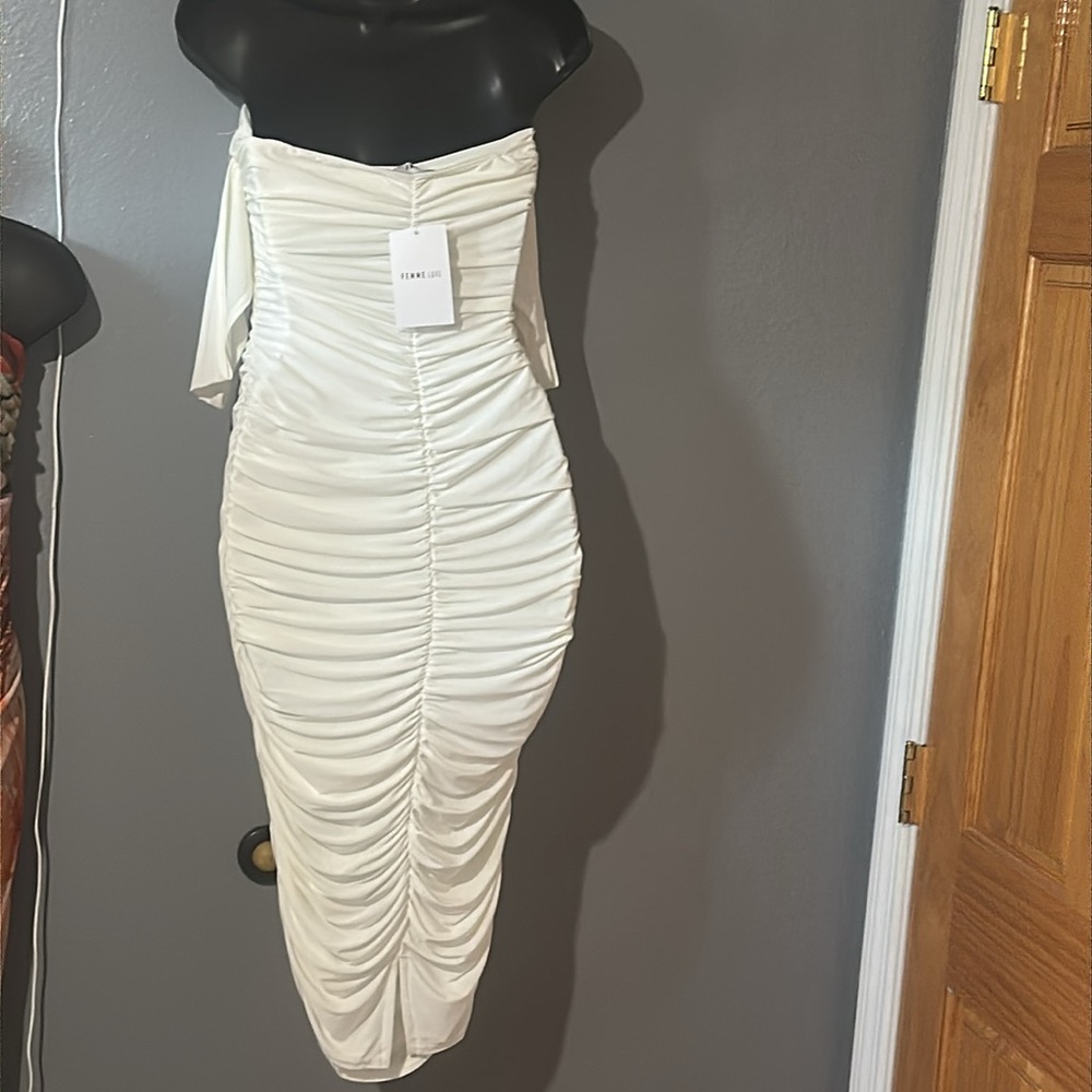 Cream Asymmetrical Ruched Gown - Picture 2 of 3